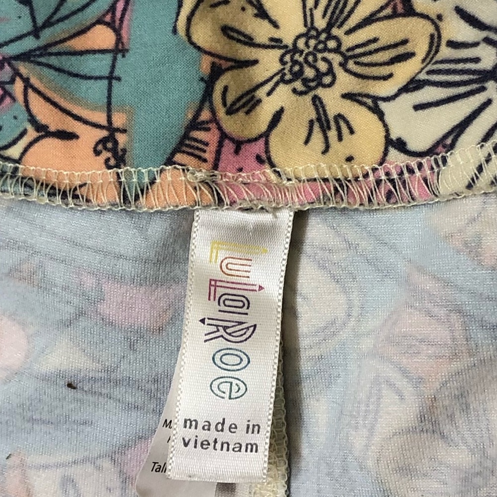 LULAROE PRINT LEGGINGS - Picture 4 of 6